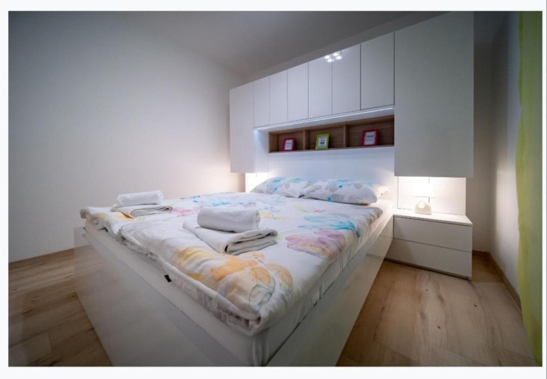 Apartments Arbis Lopar Quarto foto